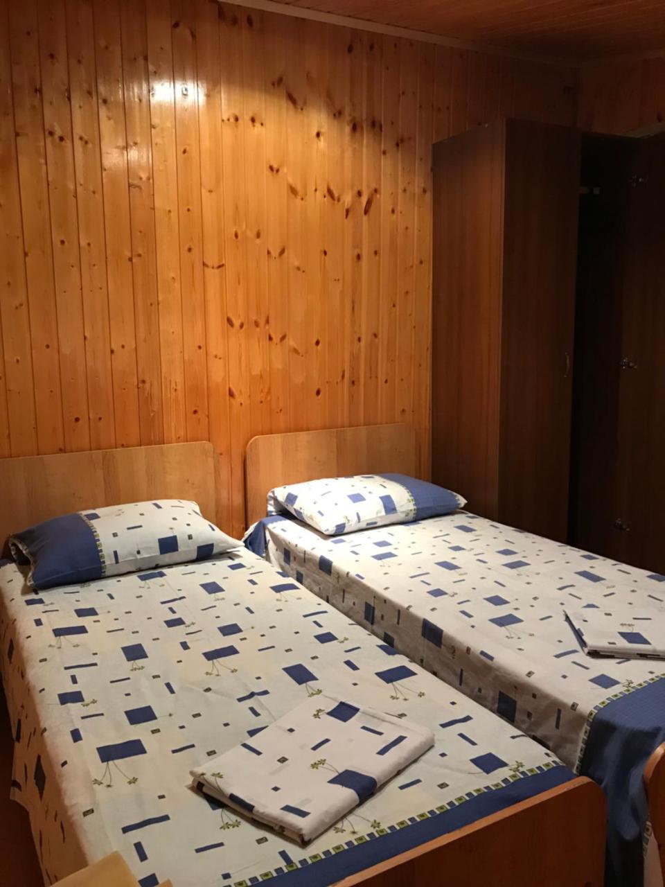 Гостевой Дом С Садом Hotel กากรา ภายนอก รูปภาพ